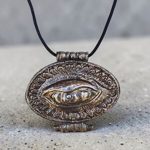 👁️ Vintage Evil Eye Pendant Necklace